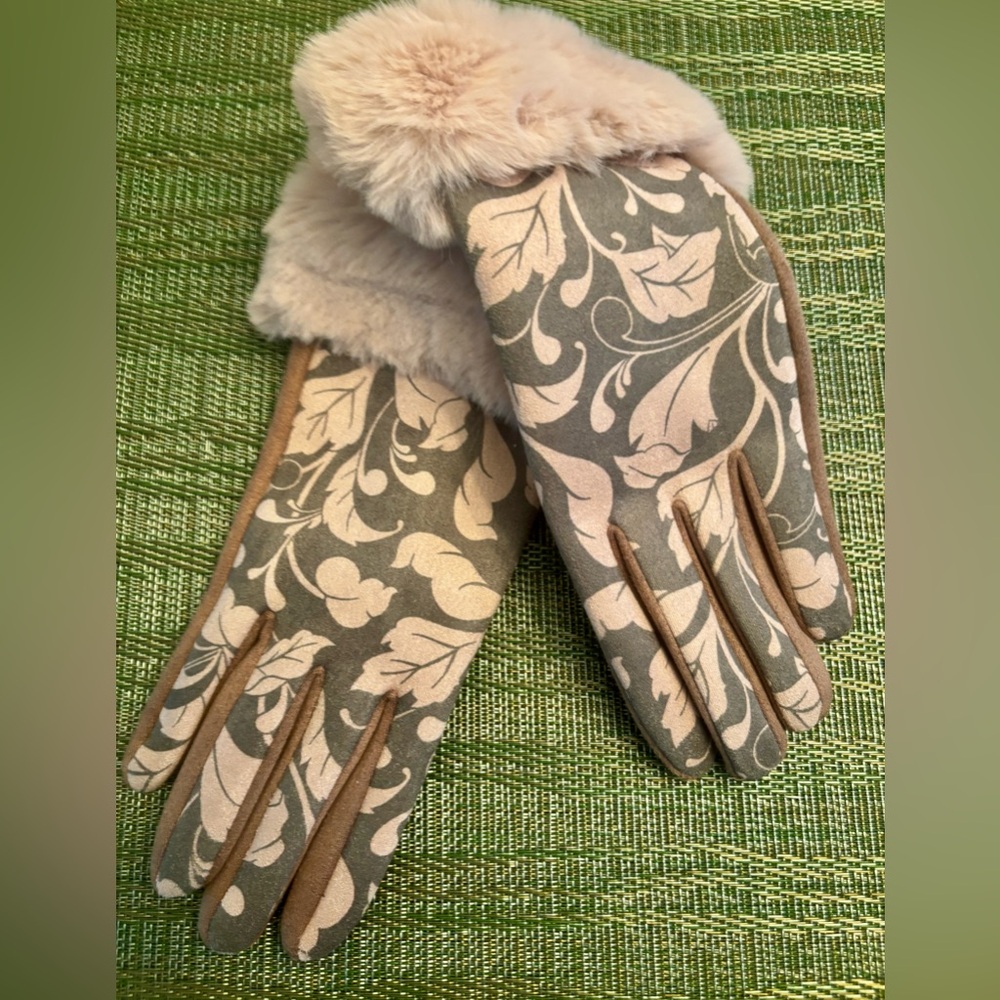 Bernadette Opulent Flourishes Design Gloves